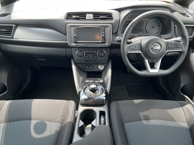 NISSAN LEAF 2020