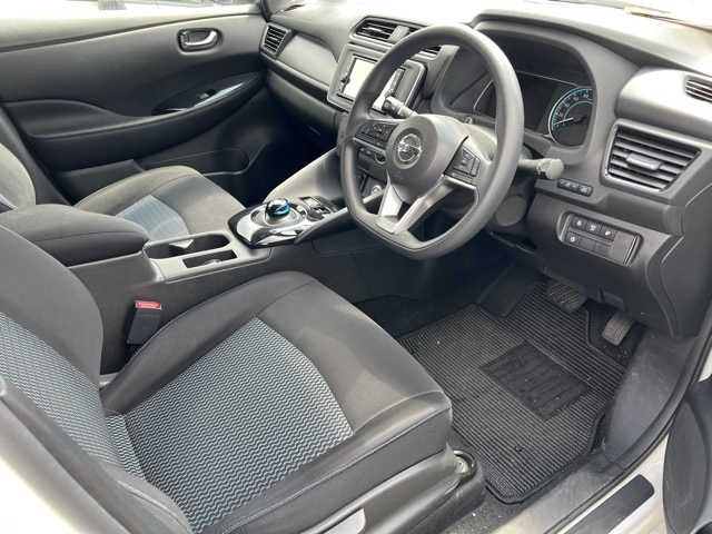 NISSAN LEAF 2020