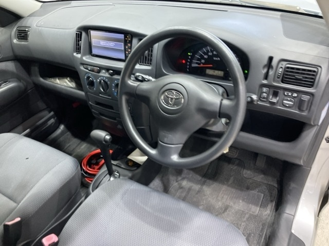 TOYOTA SUCCEED 2011