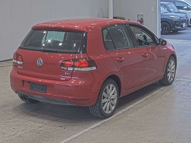 VOLKSWAGEN GOLF 2010