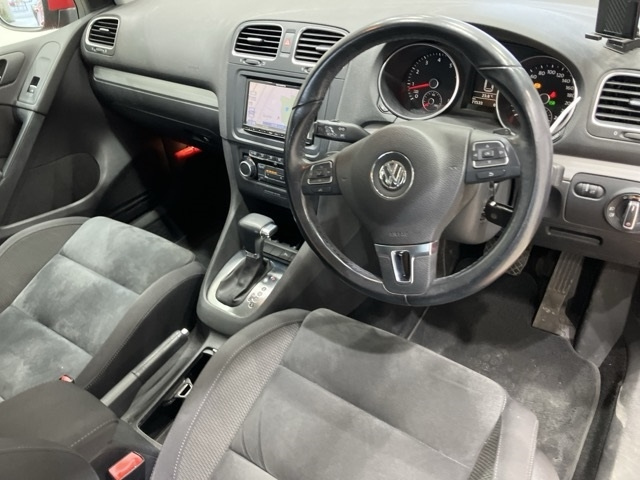 VOLKSWAGEN GOLF 2010