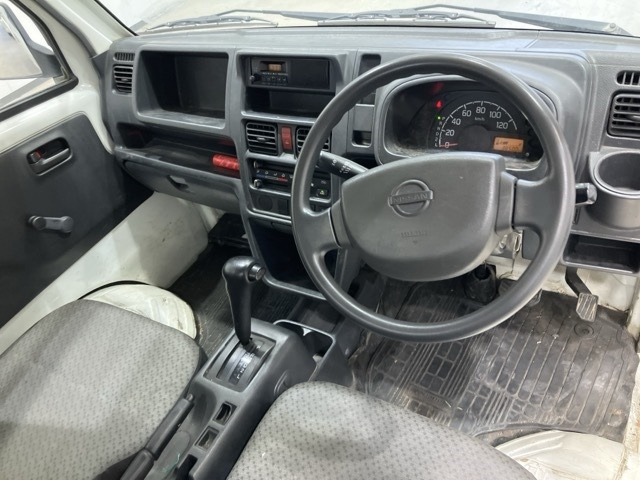 NISSAN CLIPPER TRUCK 2015
