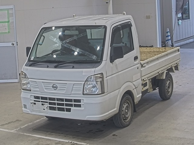 NISSAN CLIPPER TRUCK 2015