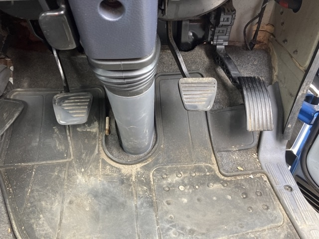 MITSUBISHI CANTER 2015