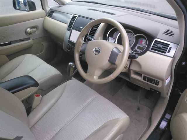NISSAN TIIDA 2009