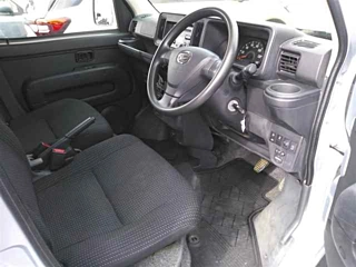 DAIHATSU HIJET VAN 2019