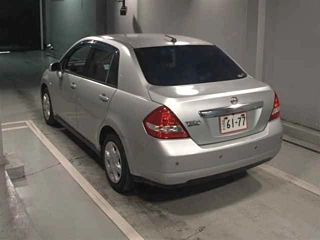 NISSAN TIIDA LATIO 2010