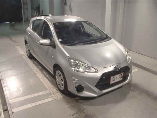 TOYOTA AQUA 2016