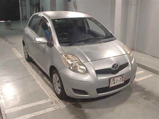 TOYOTA VITZ 2010