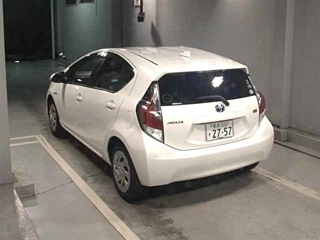 TOYOTA AQUA 2016