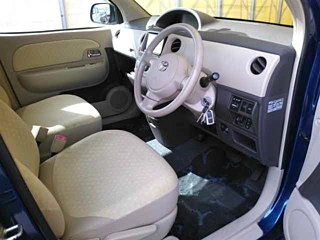 TOYOTA SIENTA 2009