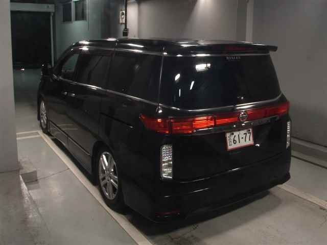 NISSAN ELGRAND 2010