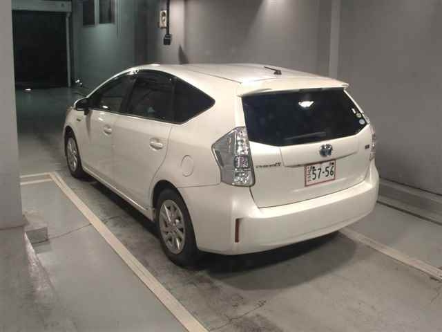 TOYOTA PRIUS ALPHA 2014