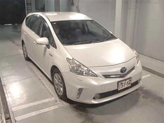 TOYOTA PRIUS ALPHA 2014