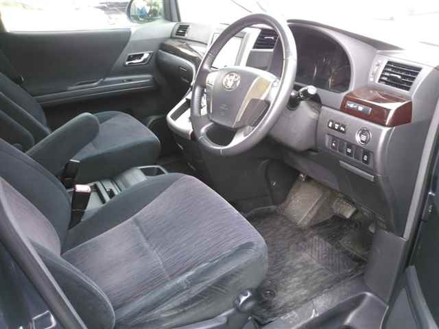 TOYOTA VELLFIRE 2012