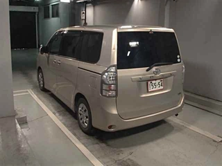 TOYOTA VOXY 2012