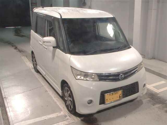 NISSAN ROOX 2011