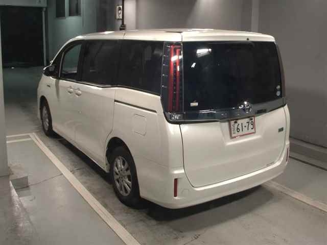 TOYOTA NOAH 2018
