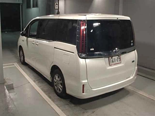 TOYOTA NOAH 2018