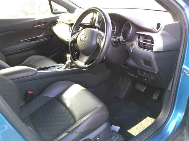 TOYOTA C-HR 2017