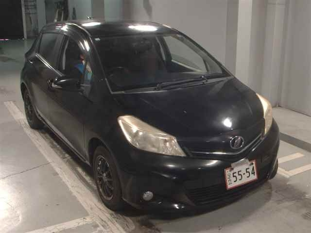 TOYOTA VITZ 2011