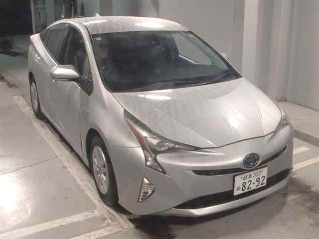 TOYOTA PRIUS 2018