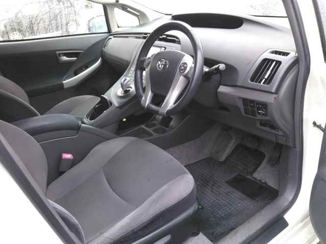 TOYOTA PRIUS 2011