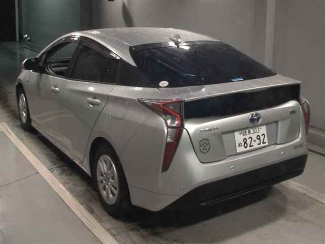TOYOTA PRIUS 2018