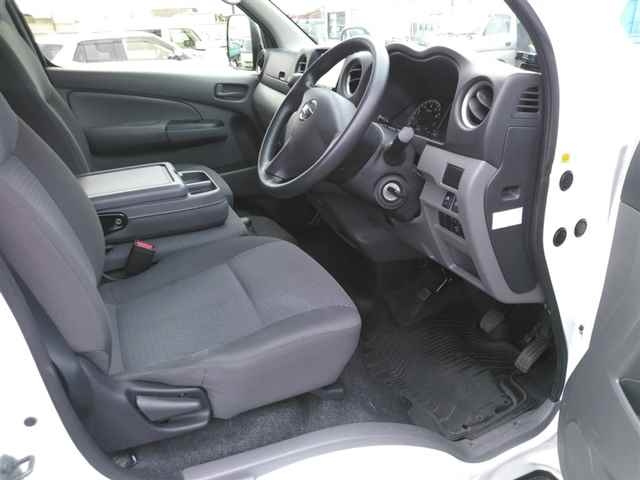 NISSAN CARAVAN VAN 2021