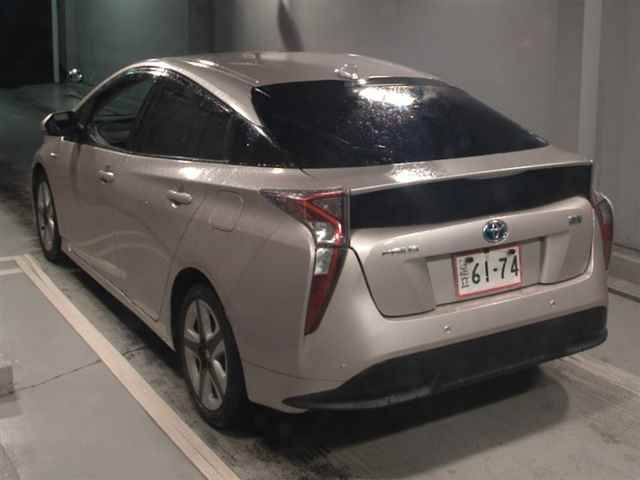 TOYOTA PRIUS 2016