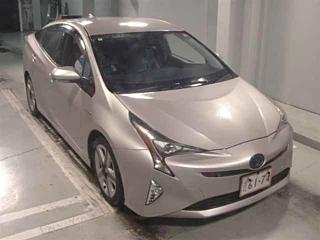 TOYOTA PRIUS 2016
