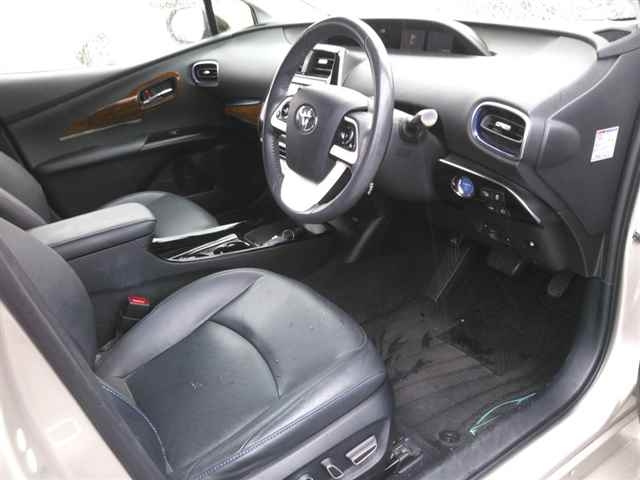 TOYOTA PRIUS 2016