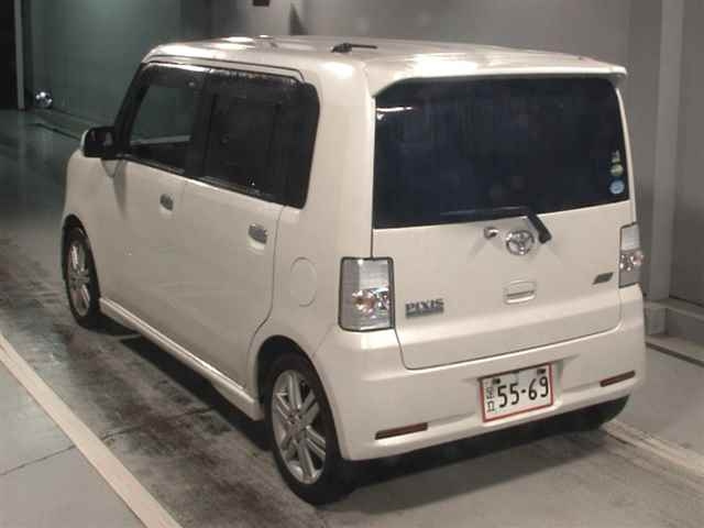 TOYOTA PIXIS SPACE 2014