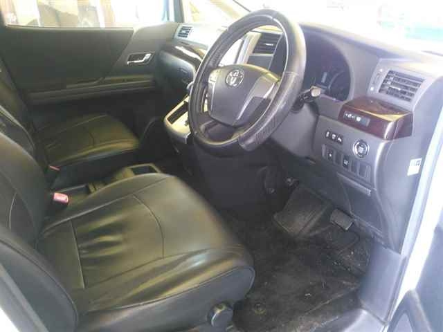 TOYOTA VELLFIRE 2012