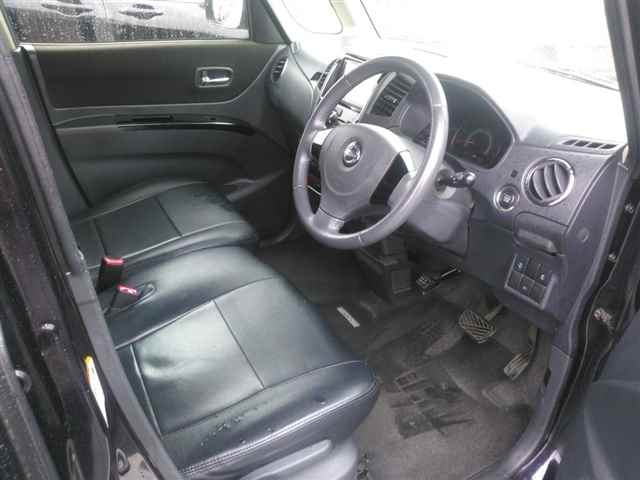 NISSAN ROOX 2009