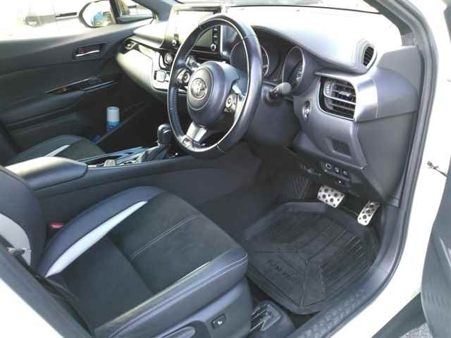 TOYOTA C-HR 2021