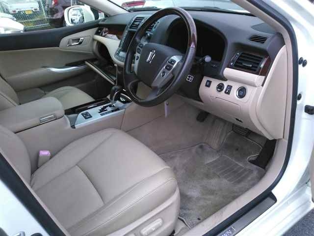 TOYOTA CROWN 2012