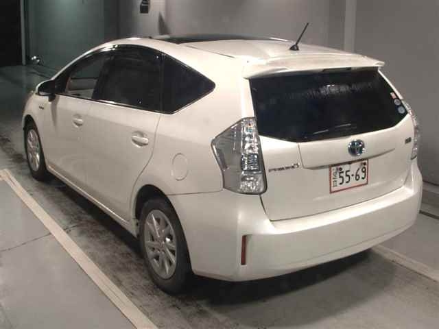 TOYOTA PRIUS ALPHA 2012
