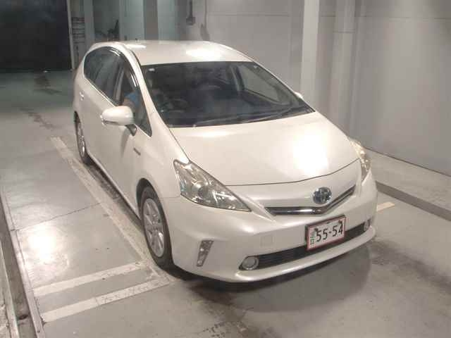 TOYOTA PRIUS ALPHA 2014