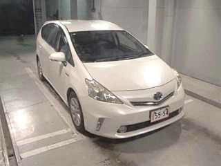 TOYOTA PRIUS ALPHA 2014
