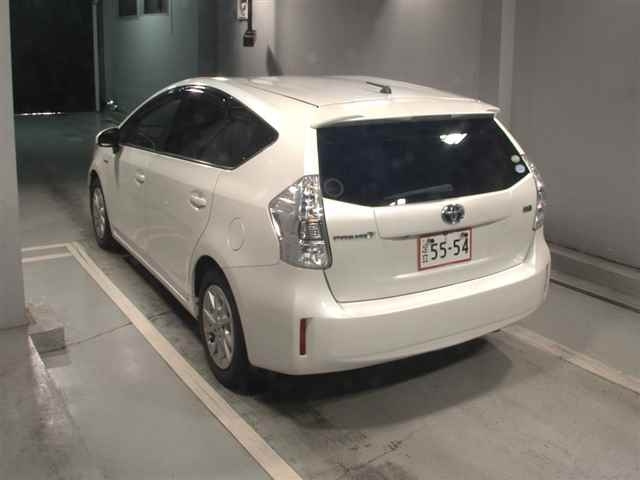 TOYOTA PRIUS ALPHA 2014