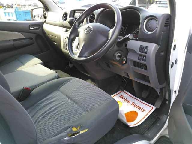 NISSAN CARAVAN VAN 2017