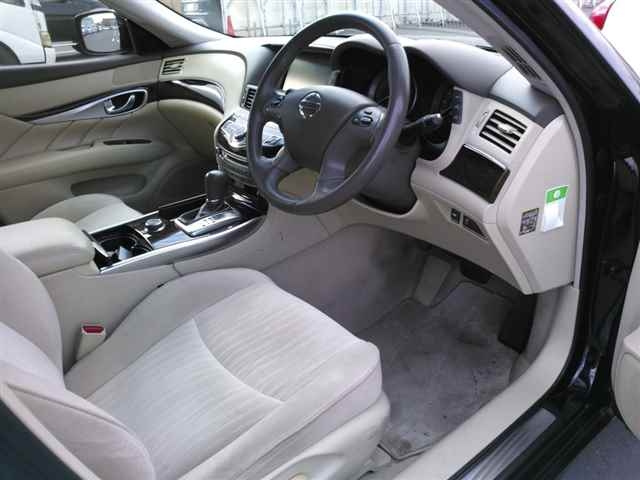 NISSAN FUGA 2013