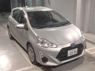 TOYOTA AQUA 2015