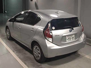TOYOTA AQUA 2015