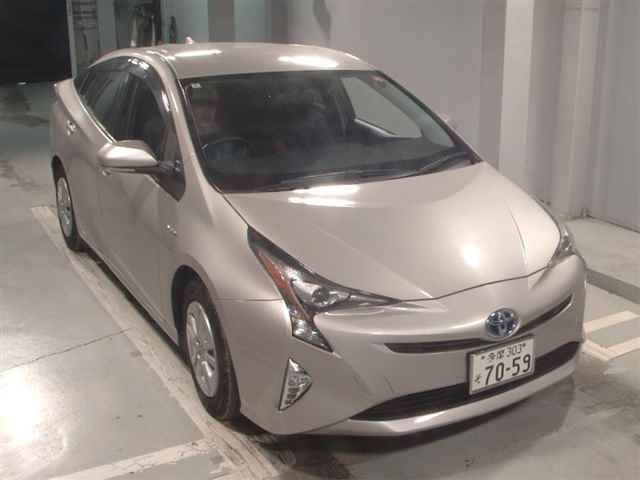 TOYOTA PRIUS 2018