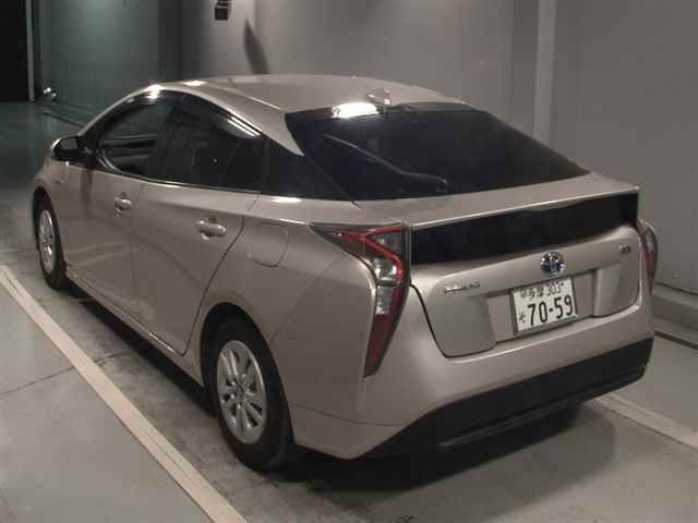 TOYOTA PRIUS 2018