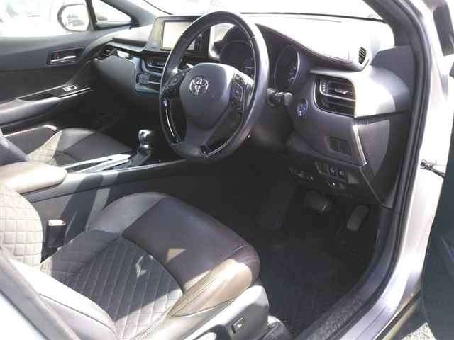 TOYOTA C-HR 2017
