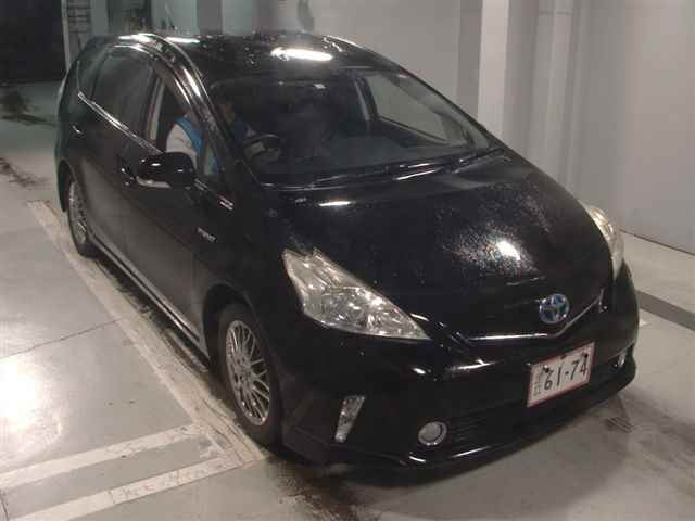 TOYOTA PRIUS ALPHA 2012