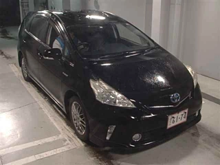 TOYOTA PRIUS ALPHA 2012